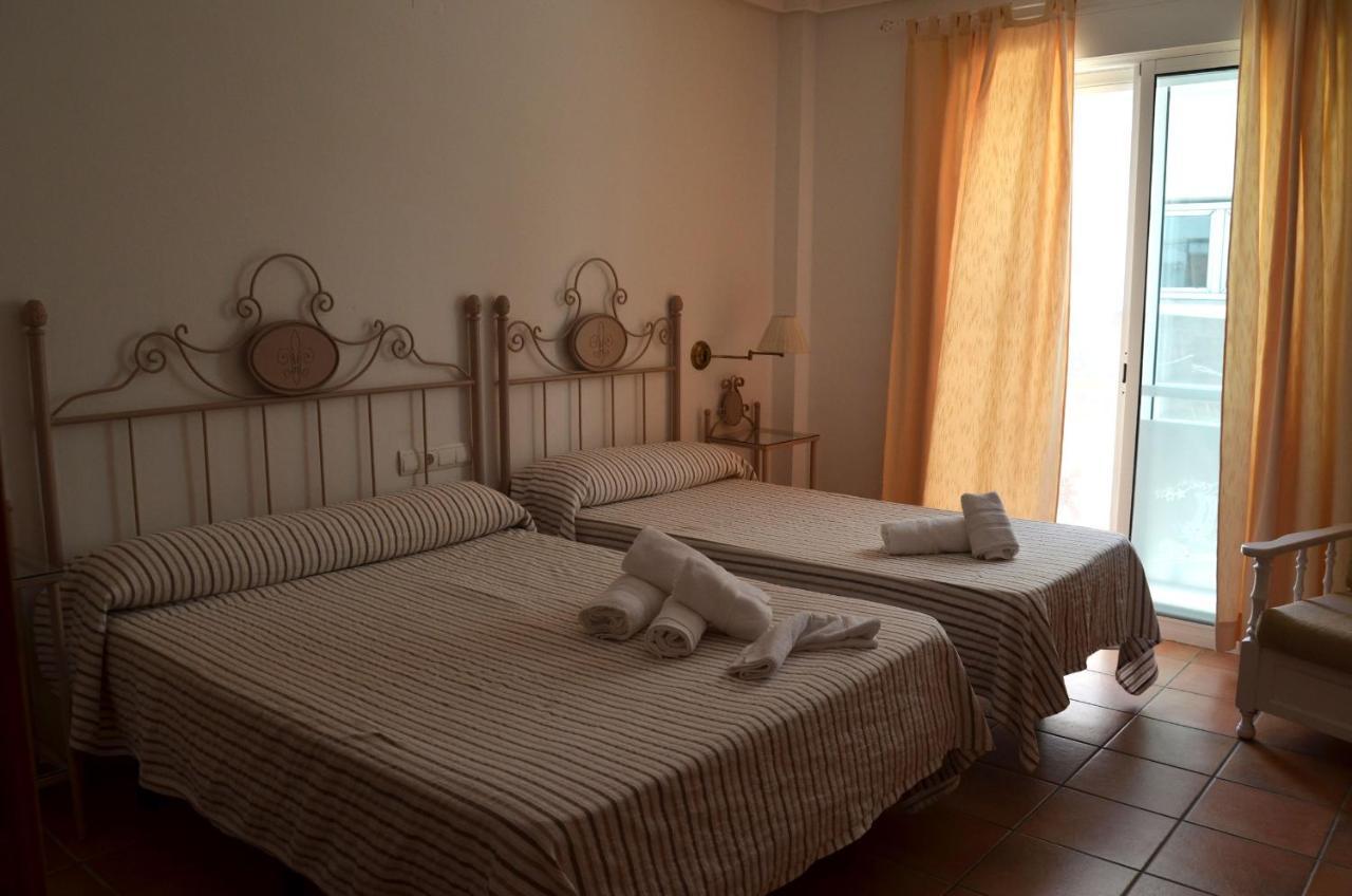 Hostal Dona Antonia Hotel Punta Umbría Kültér fotó